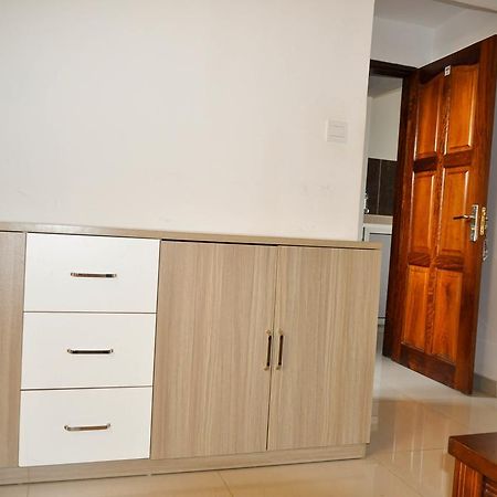 Guest House Lumen Ломе Екстер'єр фото