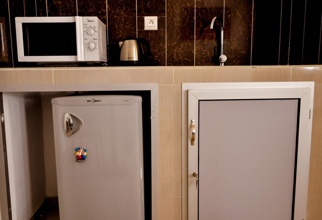 Guest House Lumen Ломе Екстер'єр фото
