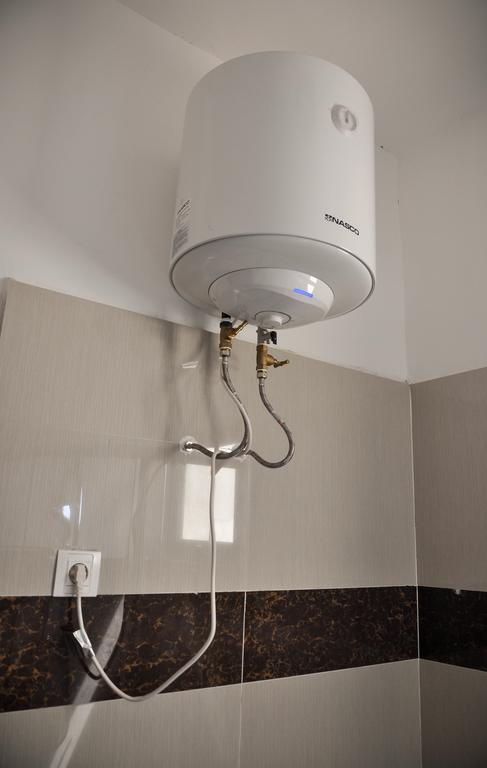 Guest House Lumen Ломе Екстер'єр фото