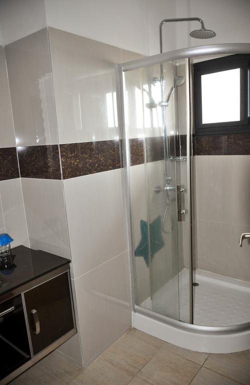 Guest House Lumen Ломе Екстер'єр фото